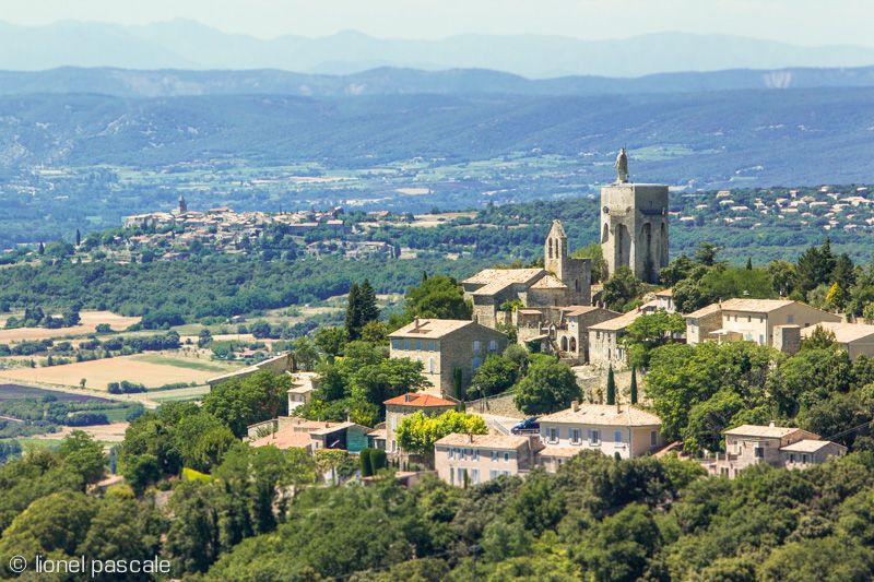 Drome_Village perché